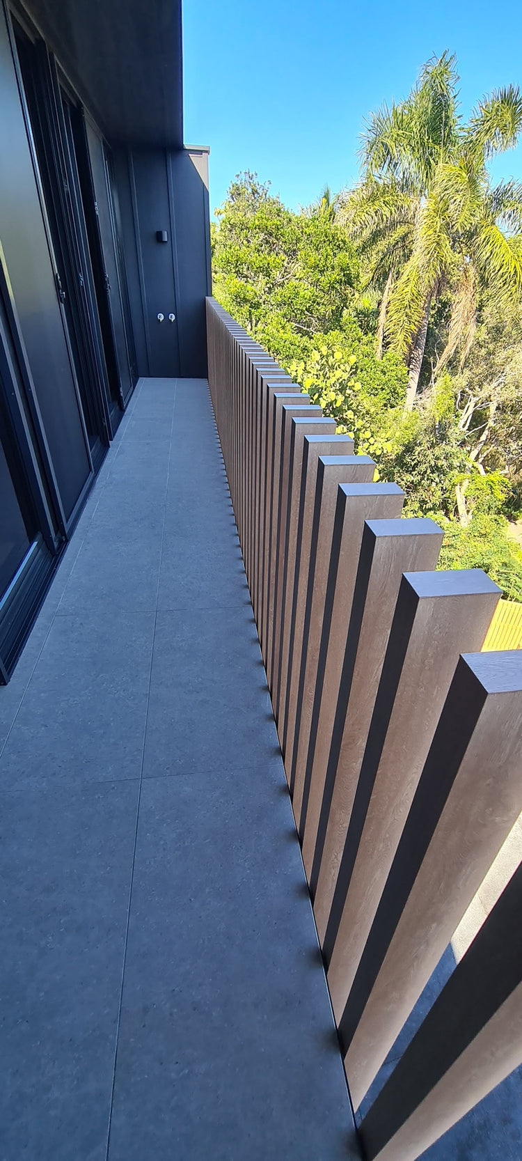 Timber look aluminum hand rail